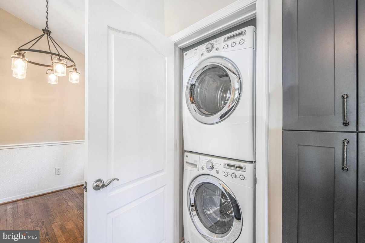 Interior, Pendant Lights, Utility Closets, Washer, Wood Texture Flooring