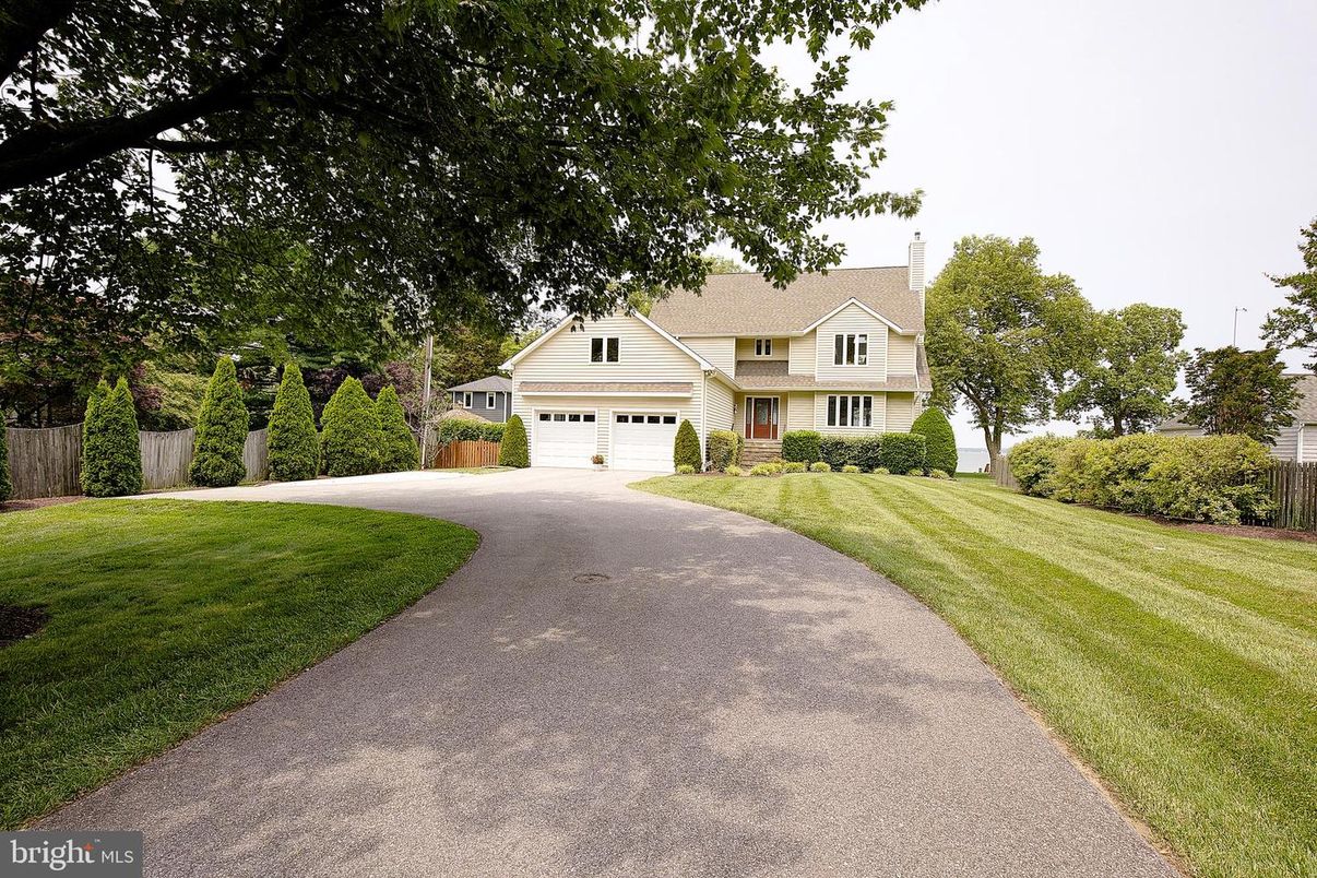 Attached, Backyard, Exterior, Facade, Farmhouse
