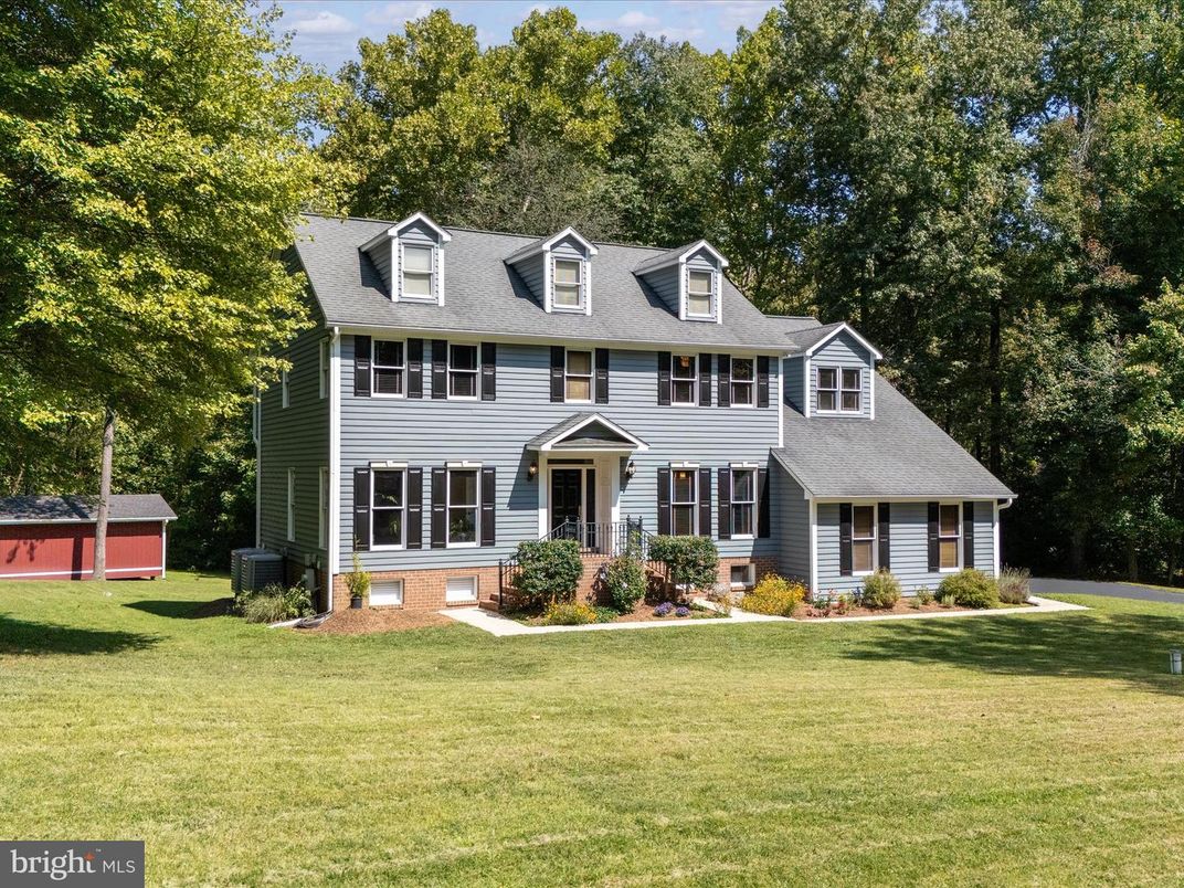 Backyard, Exterior, Facade, Georgian