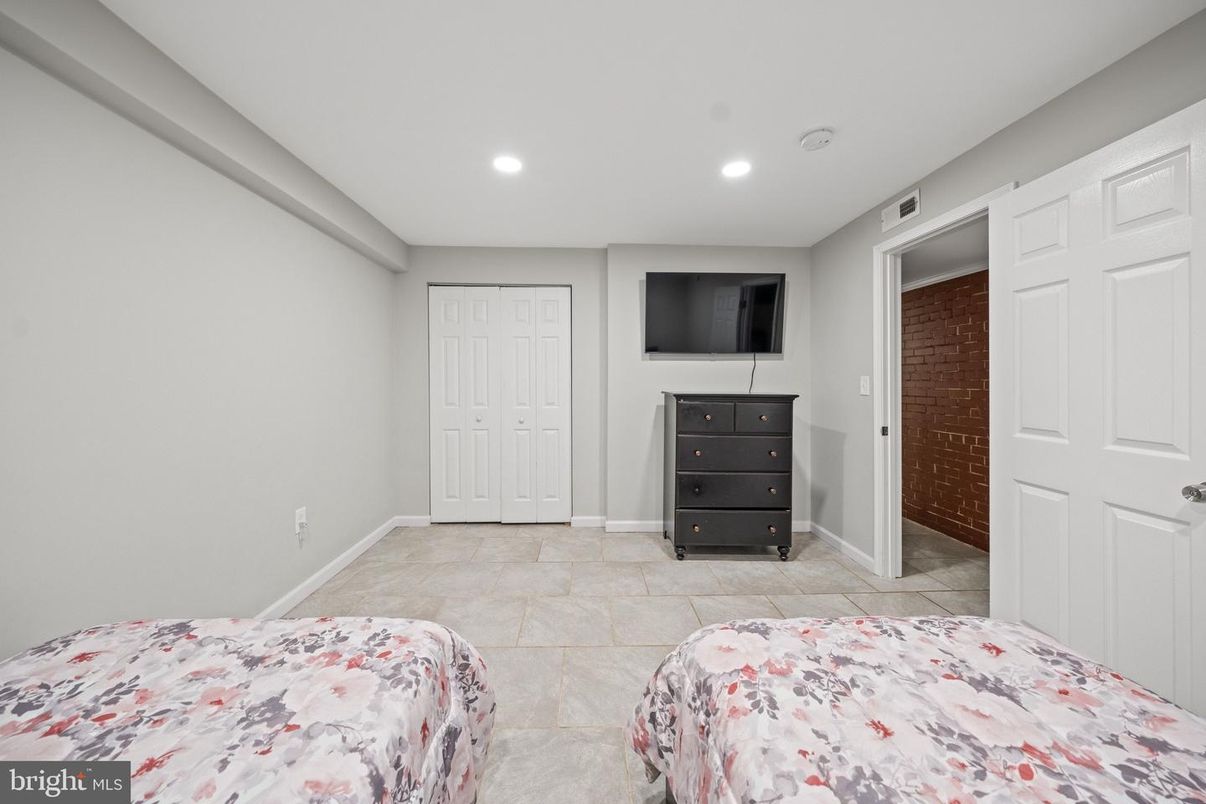 Bedroom, Interior, Recessed Lighting, Stone Walls