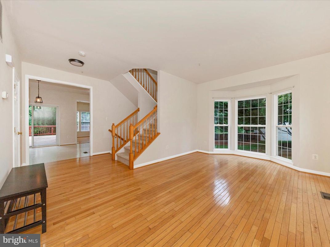 Empty room, Interior, Pendant Lights, Wood Texture Flooring