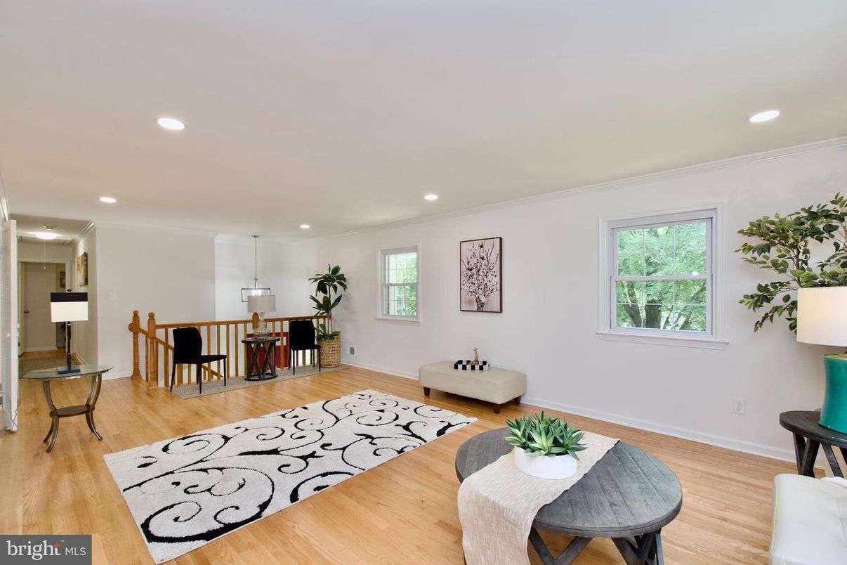 Dining room, Interior, Pendant Lights, Recessed Lighting, Wood Texture Flooring