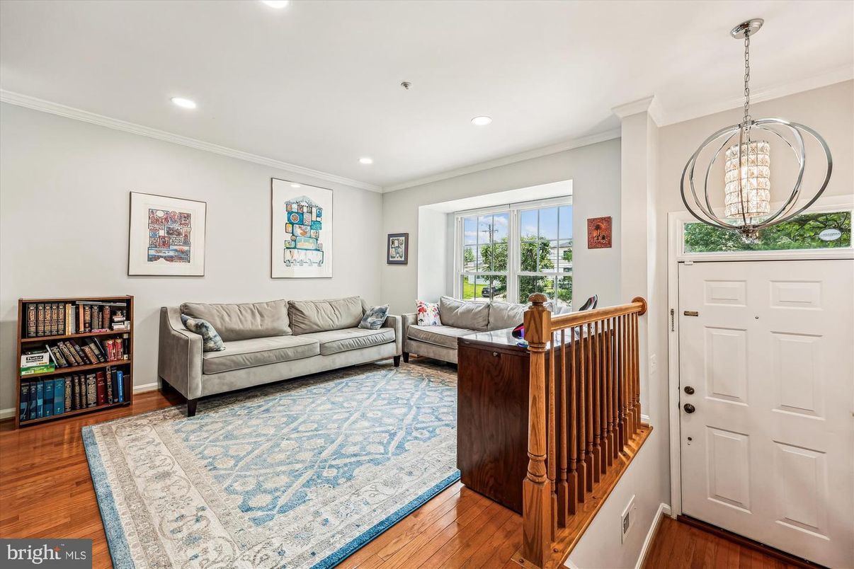 Interior, Living room, Pendant Lights, Recessed Lighting, Wood Texture Flooring