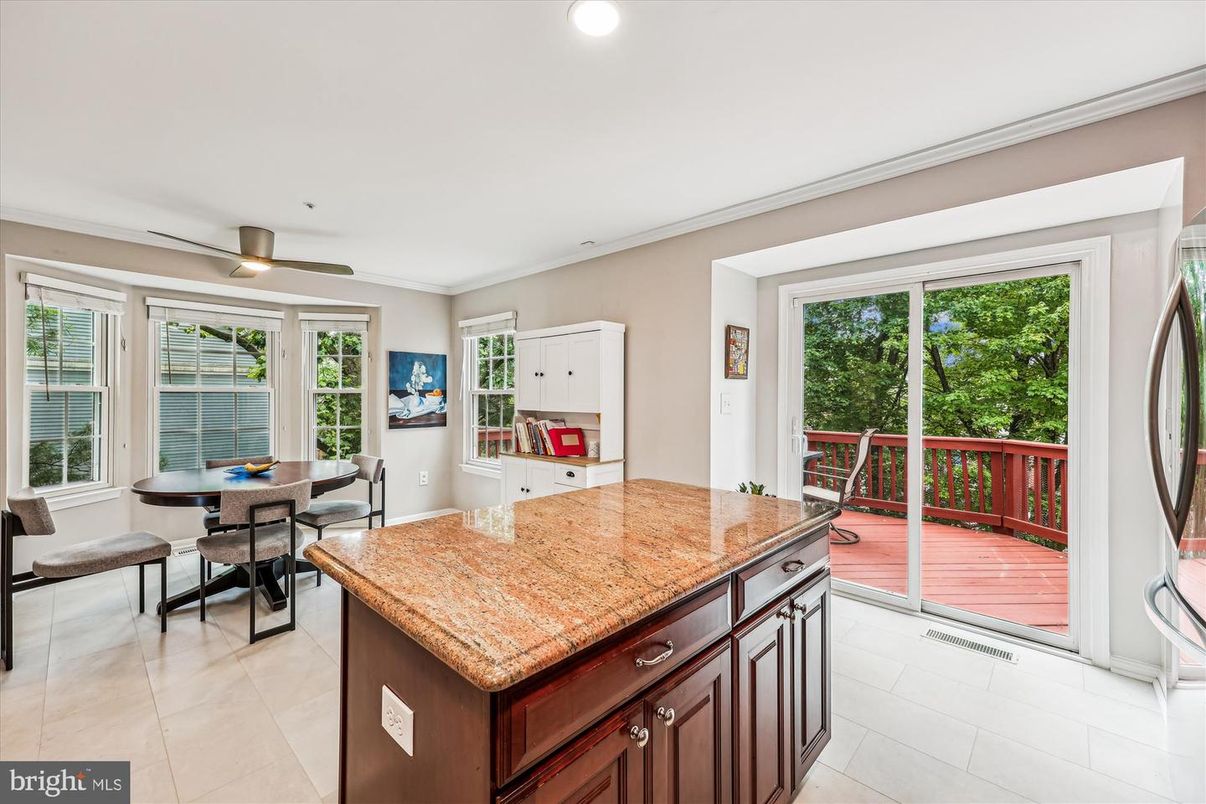 Dining room, Interior, Kitchen, Recessed Lighting