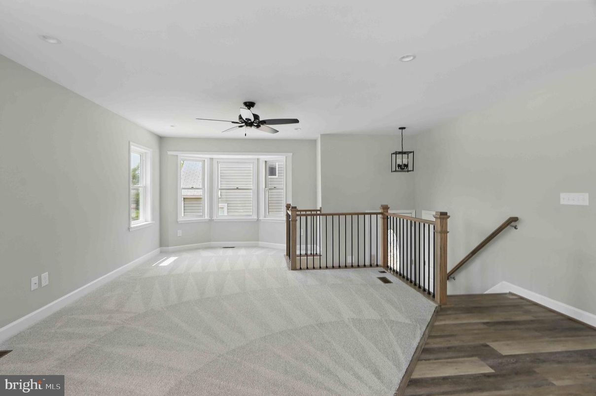 Empty room, Interior, Pendant Lights, Recessed Lighting