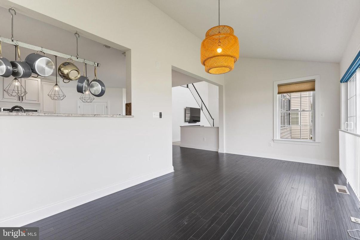 Interior, Pendant Lights, Wood Texture Flooring