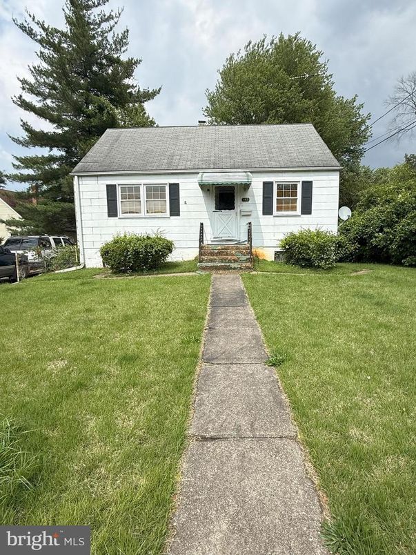 Exterior, Facade, Cape Cod