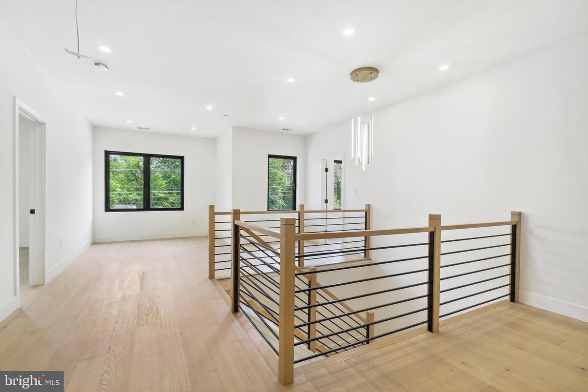 Interior, Pendant Lights, Recessed Lighting, Wood Texture Flooring