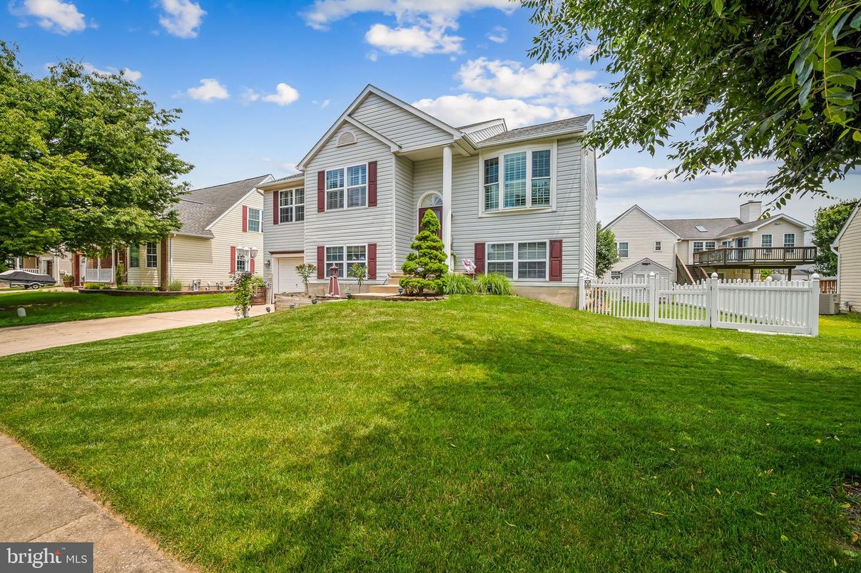 Backyard, Exterior, Facade, Farmhouse