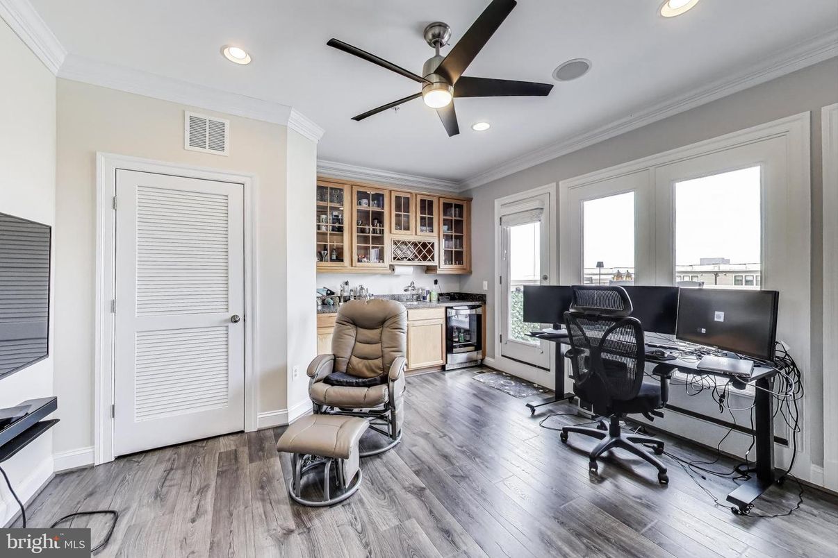 Home Office, Interior, Recessed Lighting, Wood Texture Flooring