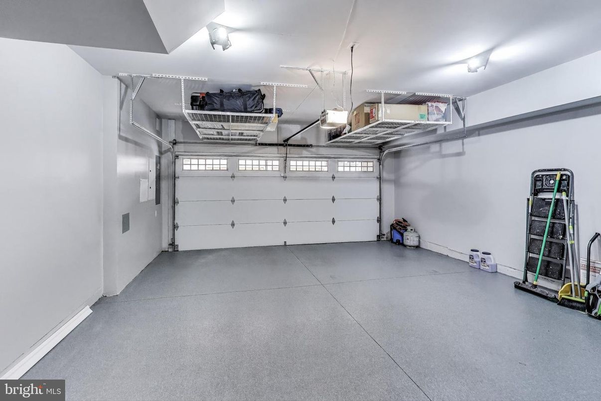 Garage, Interior
