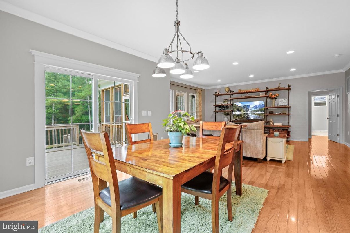Dining room, Interior, Living room, Pendant Lights, Recessed Lighting, Wood Texture Flooring