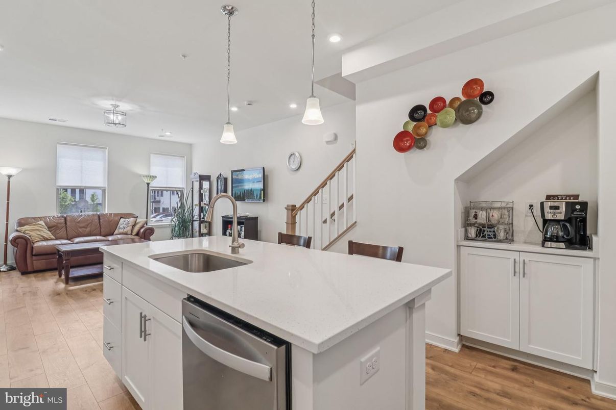 Interior, Kitchen, Living room, Pendant Lights, Recessed Lighting, Wood Texture Flooring