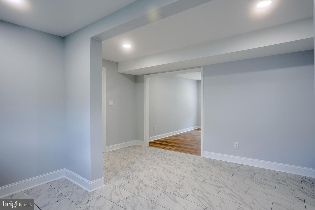 Empty room, Interior, Marble, Recessed Lighting
