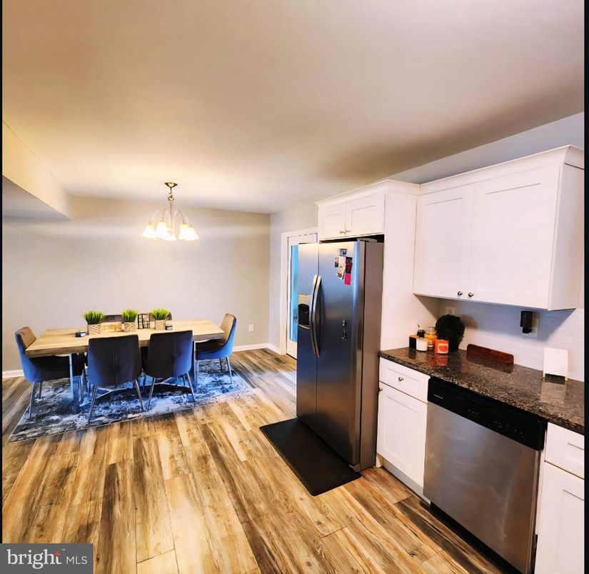 Dining room, Interior, Kitchen, Pendant Lights, Wood Texture Flooring