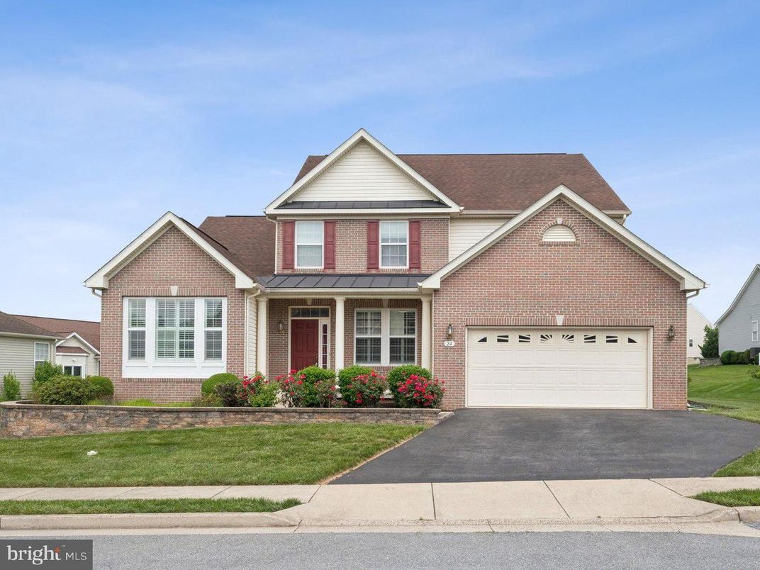 Attached, Exterior, Facade, Brick Facade, Brick Traditional