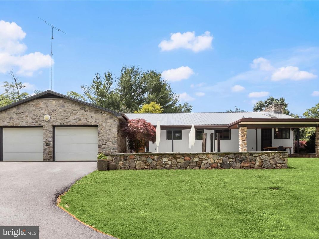 Attached, Backyard, Exterior, Facade, Ranch