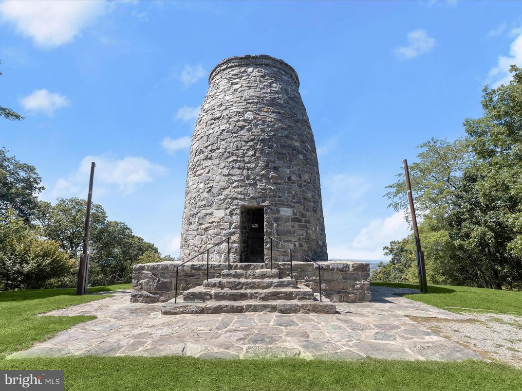 Exterior, Fireplace