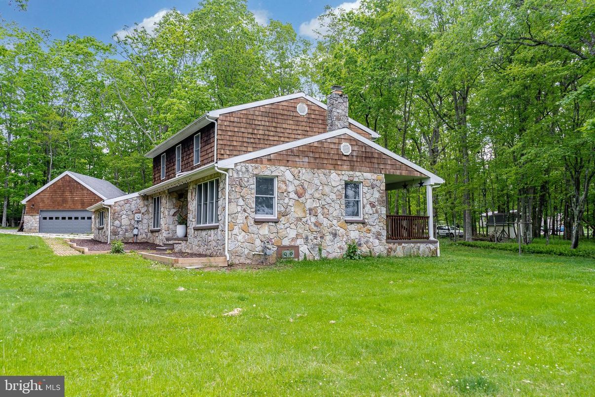 Backyard, Detached Garage, Exterior