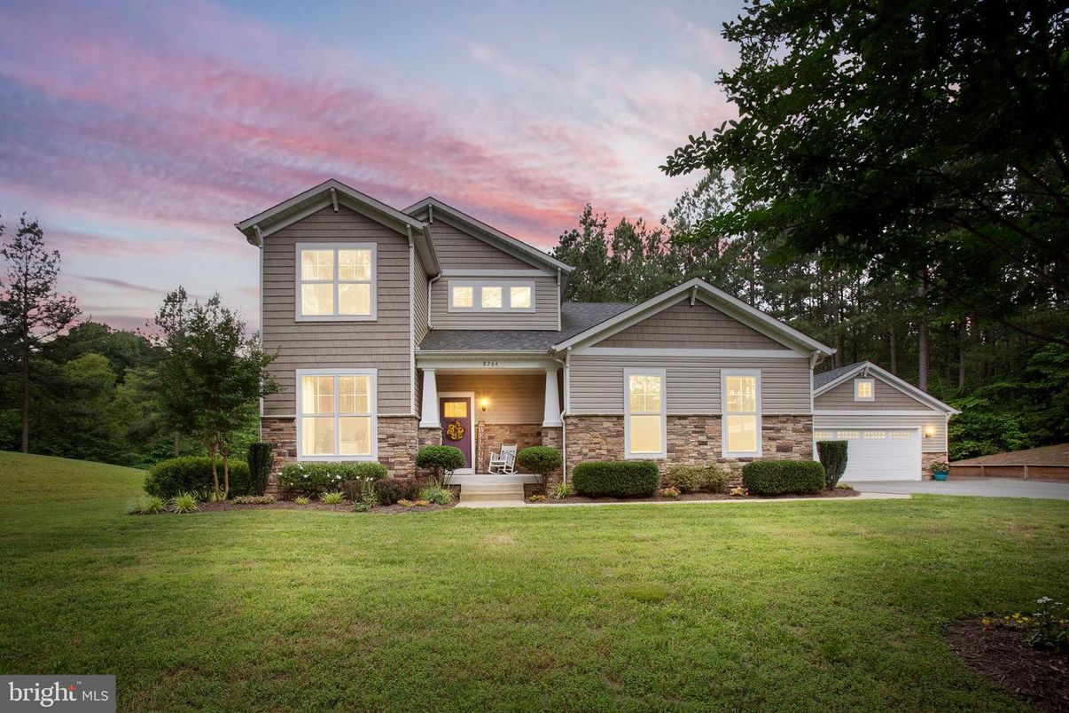 Attached, Backyard, Detached Garage, Exterior, Facade, American Craftsman