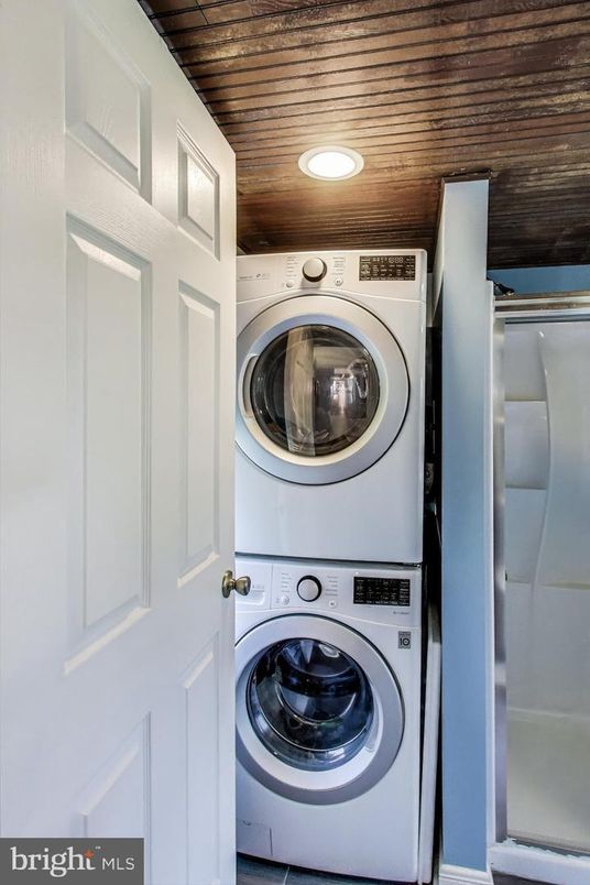 Interior, Recessed Lighting, Utility Closets, Washer, Wooden Ceilings