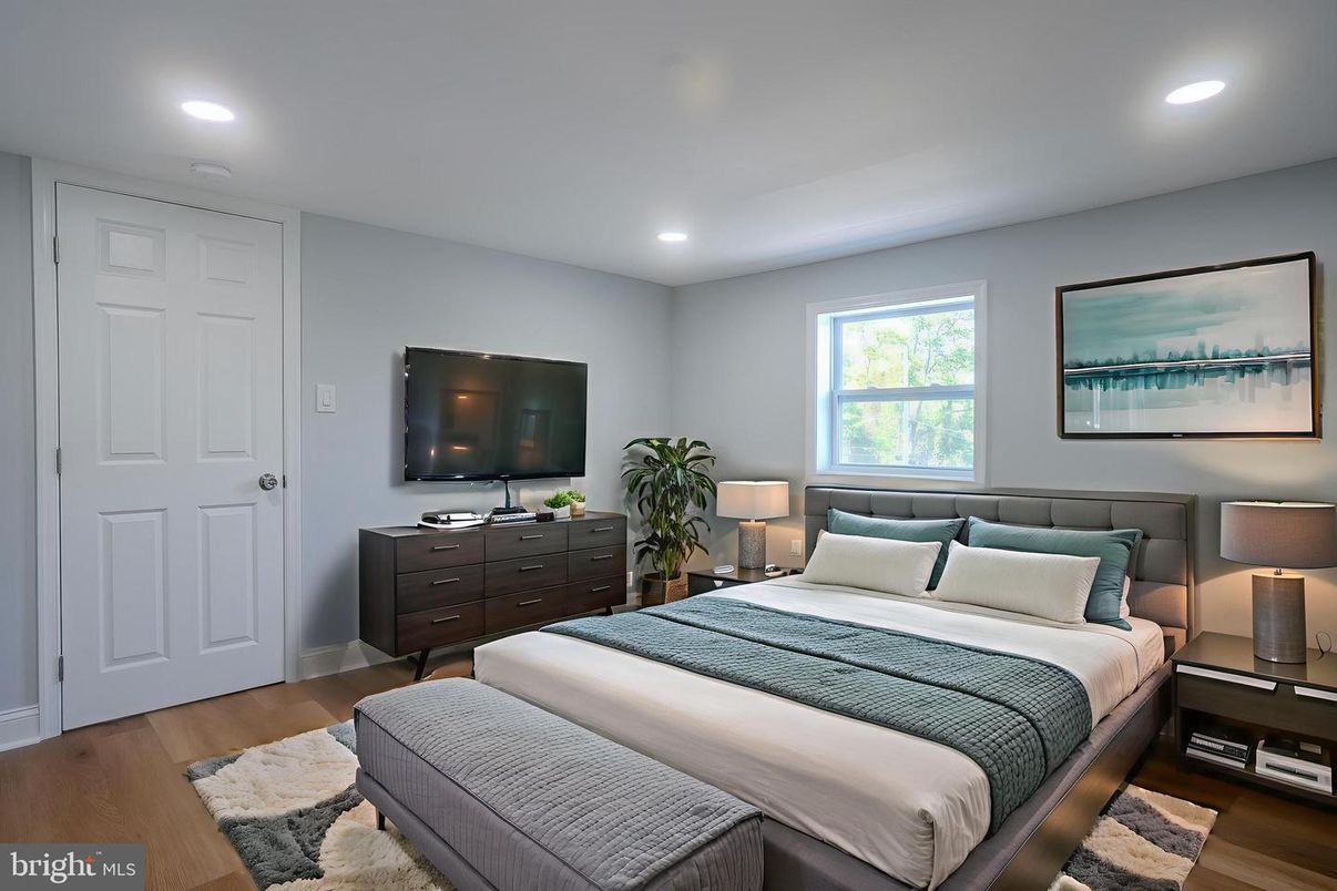 Bedroom, Interior, Recessed Lighting, Wood Texture Flooring