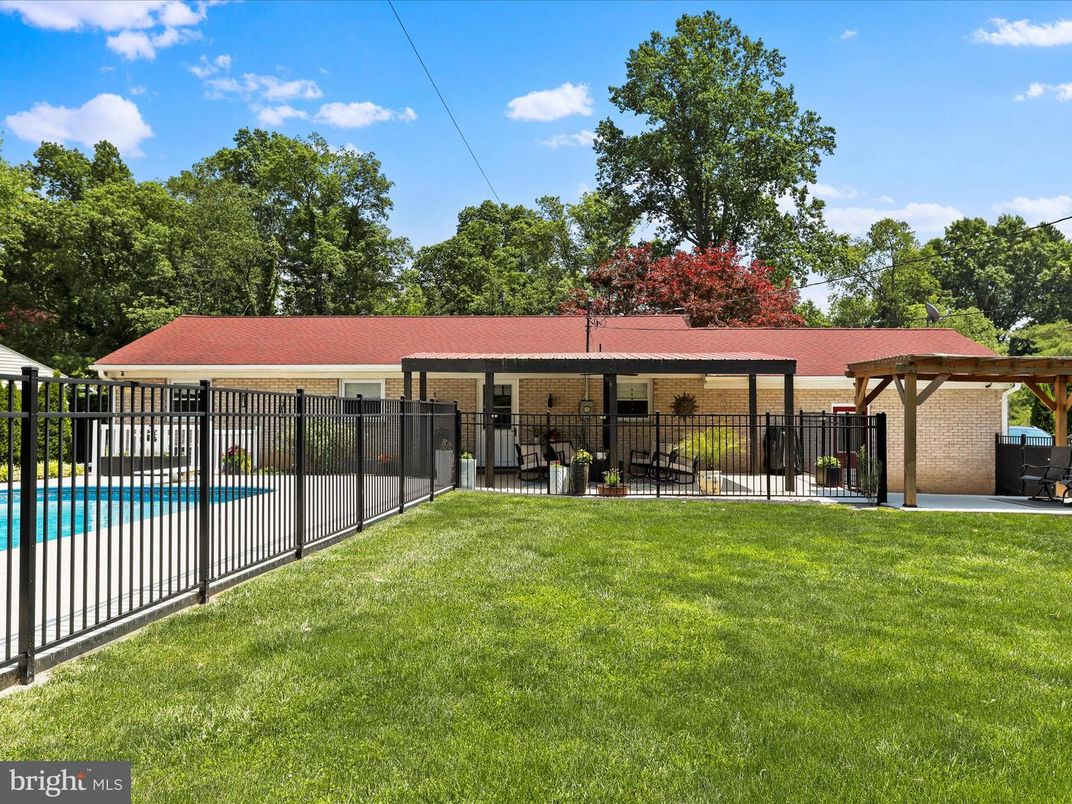 Backyard, Exterior, Pool