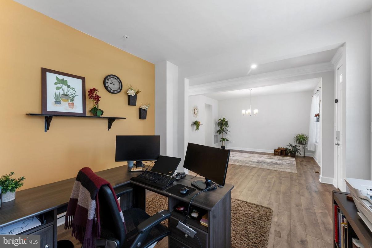 Home Office, Interior, Pendant Lights, Recessed Lighting, Wood Texture Flooring