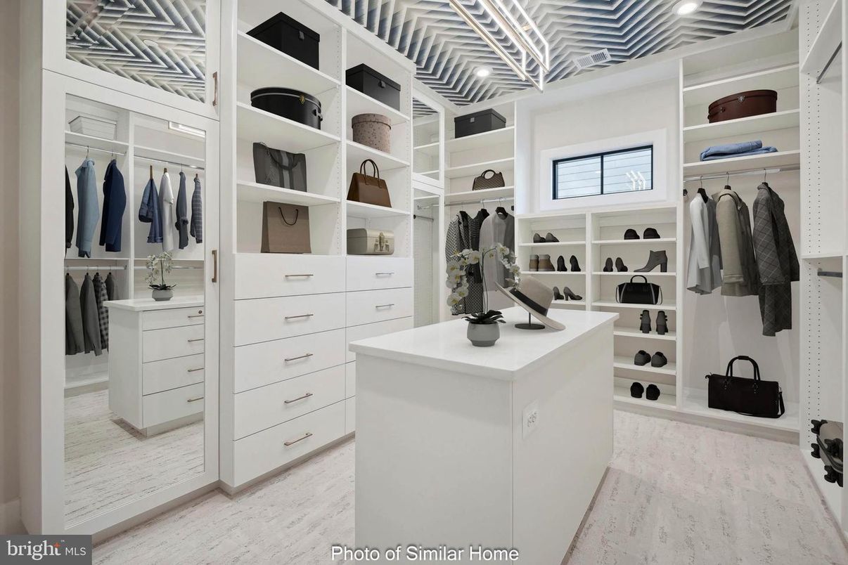 Interior, Recessed Lighting, Walk-in Closets, Wood Texture Flooring