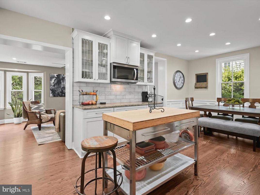 Dining room, Interior, Kitchen, Recessed Lighting, Stainless Steel Appliances, Wood Texture Flooring
