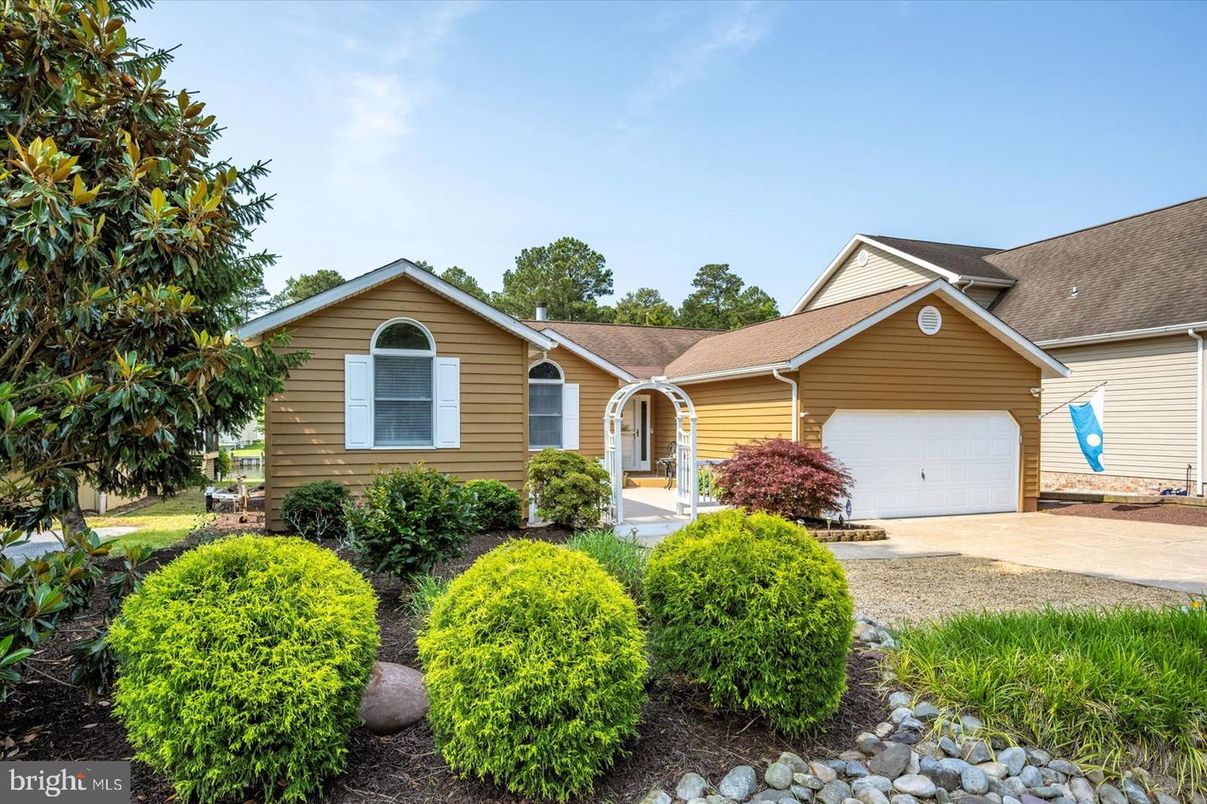 Attached, Backyard, Exterior, Facade, Ranch