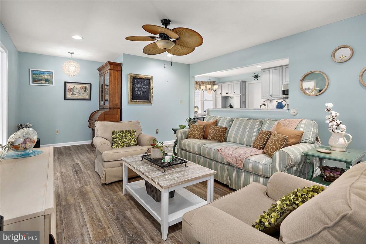 Chandelier, Interior, Kitchen, Living room, Recessed Lighting, Wood Texture Flooring