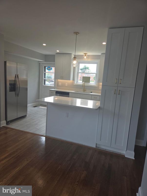 Interior, Kitchen, Pendant Lights, Recessed Lighting, Wood Texture Flooring