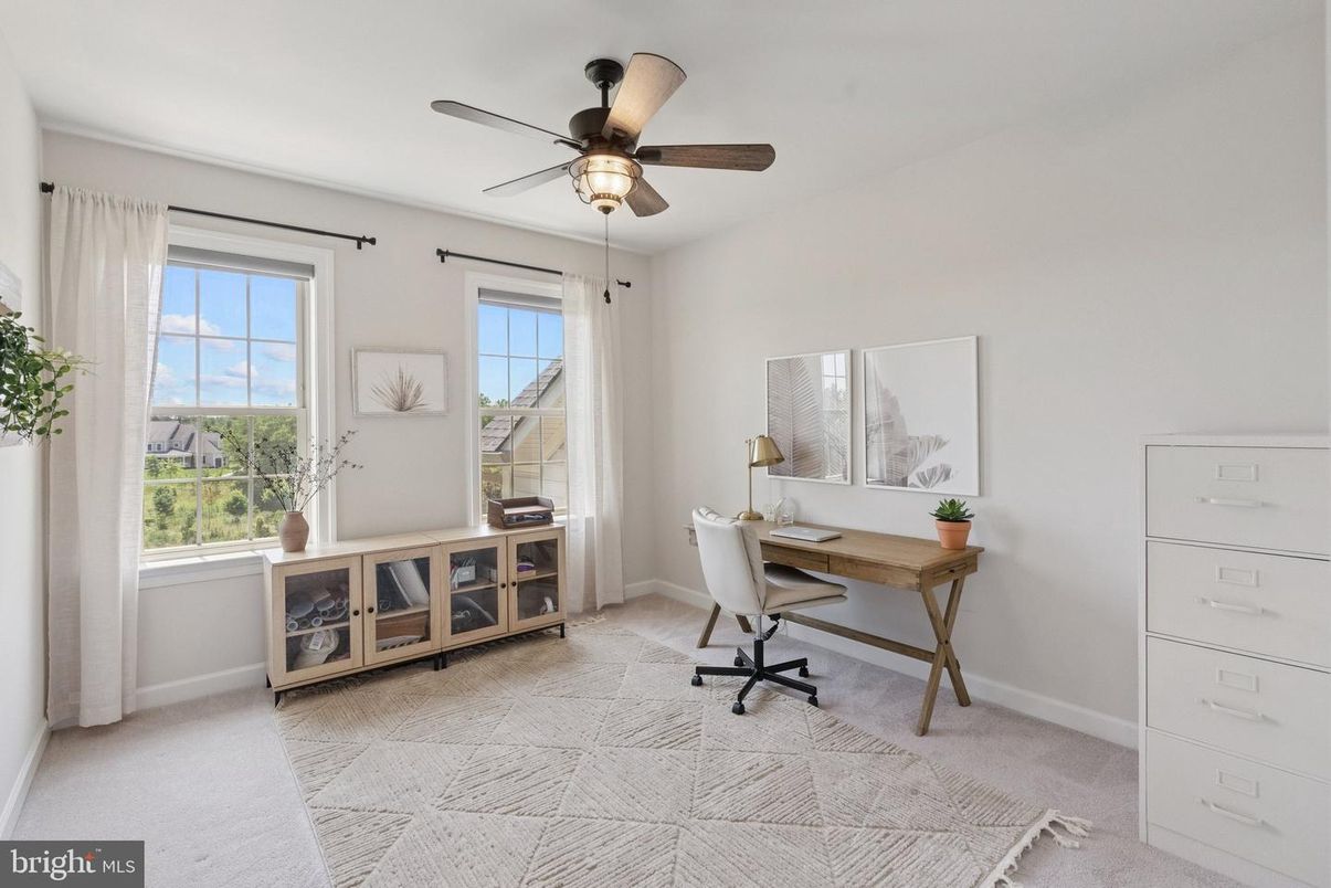 Home Office, Interior