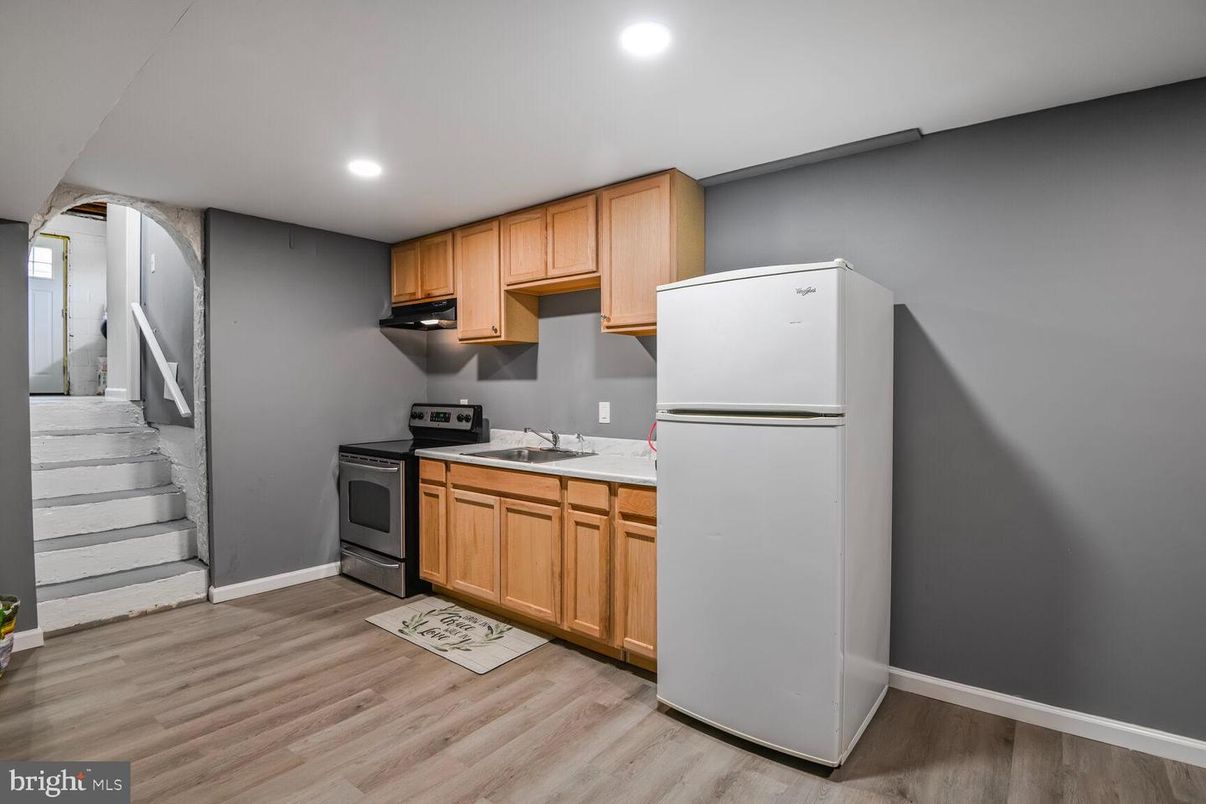 Interior, Kitchen, Recessed Lighting, Wood Texture Flooring