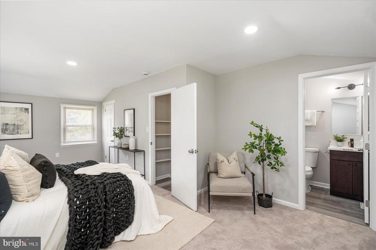 Bathroom, Bedroom, Interior, Recessed Lighting