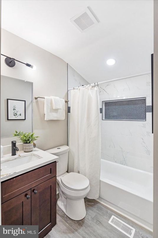 Bathroom, Interior, Marble Walls, Recessed Lighting, Wood Texture Flooring