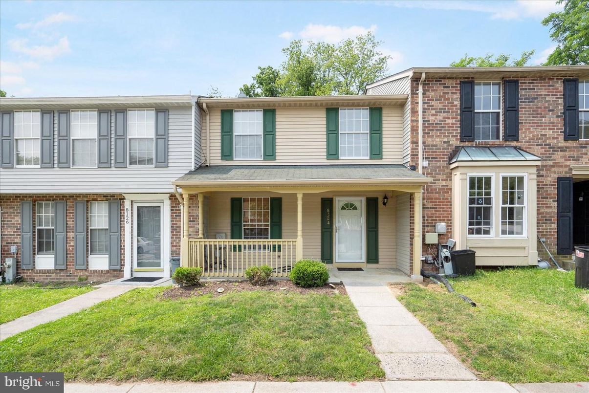 Exterior, Facade, Brick Facade, Rowhouse