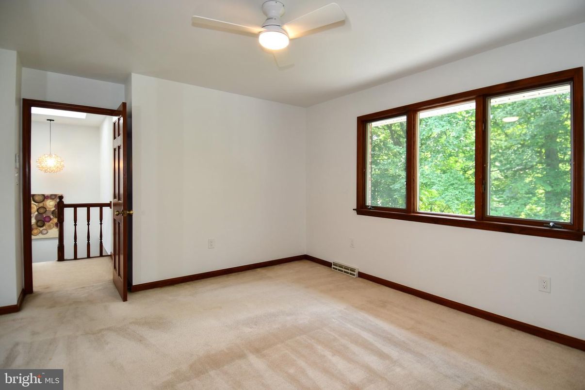 Empty room, Interior, Pendant Lights