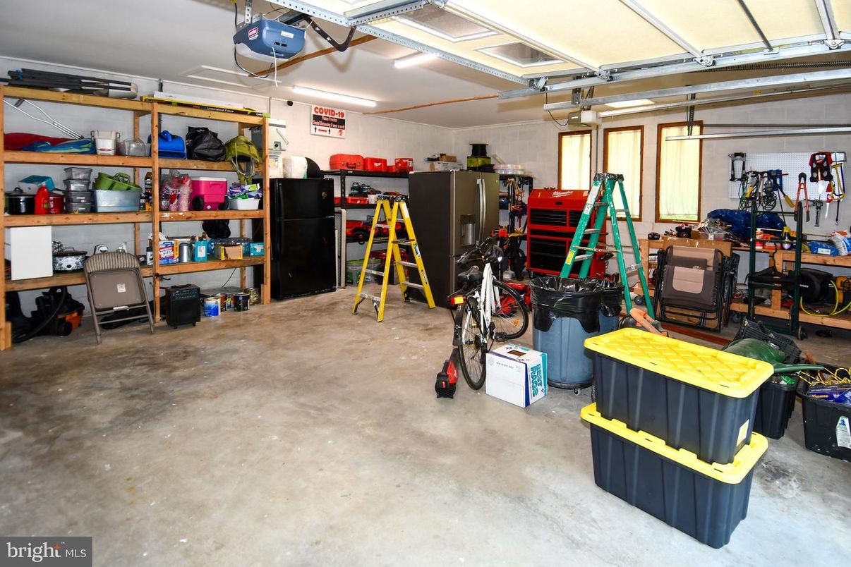 Garage, Interior