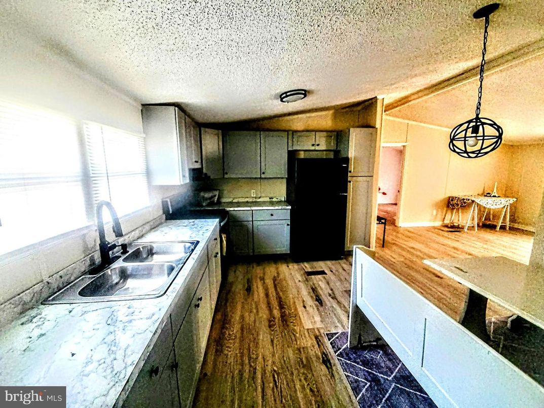 Interior, Kitchen, Pendant Lights, Wood Texture Flooring