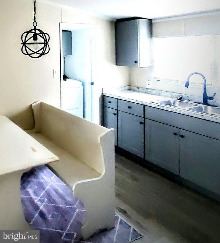 Interior, Pendant Lights, Washer, Wood Texture Flooring