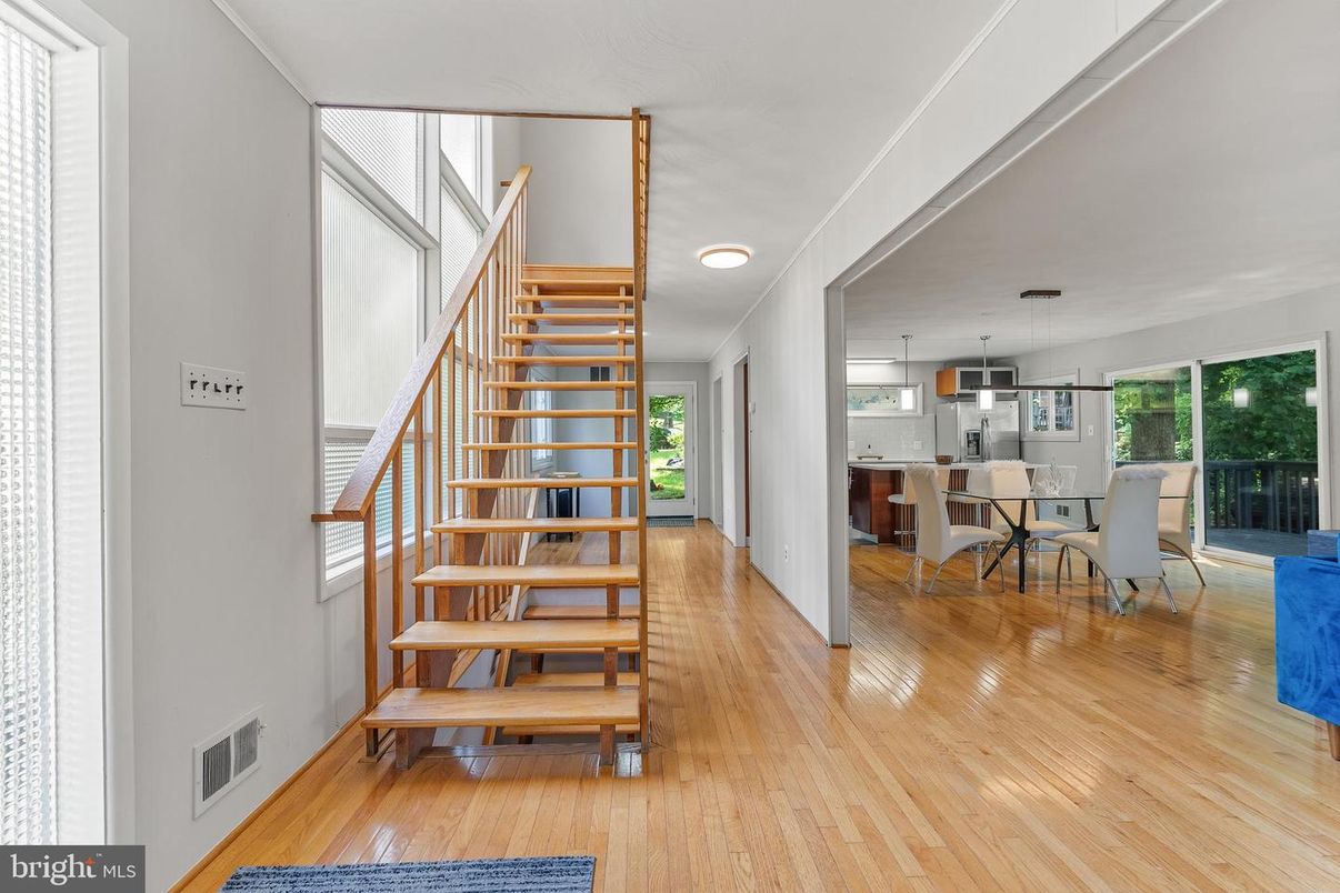 Dining room, Interior, Kitchen, Pendant Lights, Recessed Lighting, Wood Texture Flooring