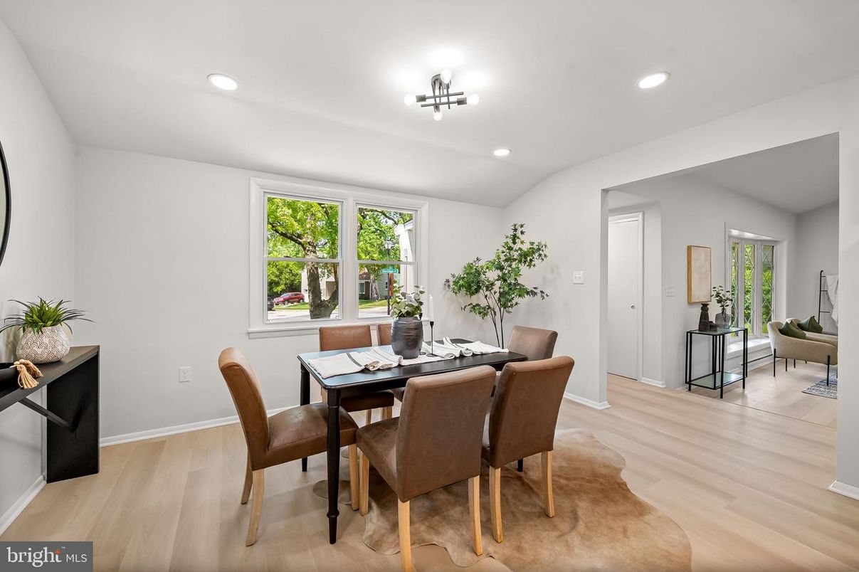 Dining room, Interior, Recessed Lighting, Wood Texture Flooring