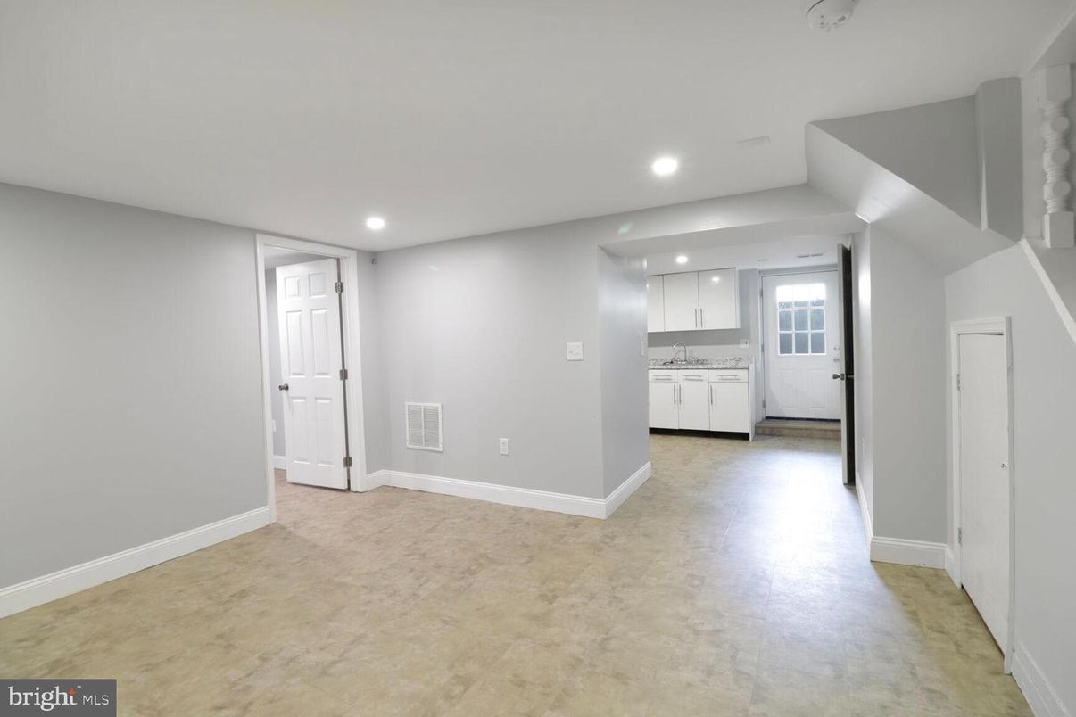 Empty room, Interior, Kitchen, Recessed Lighting