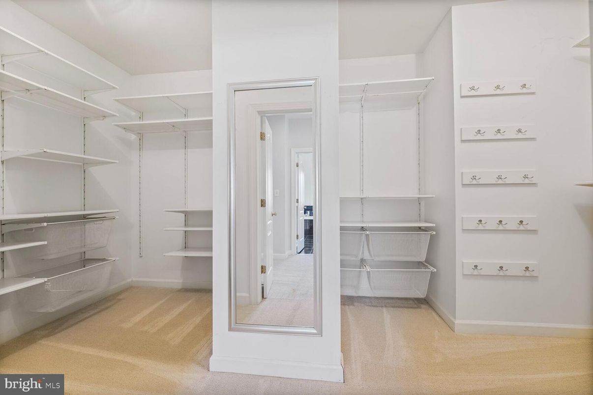 Interior, Walk-in Closets