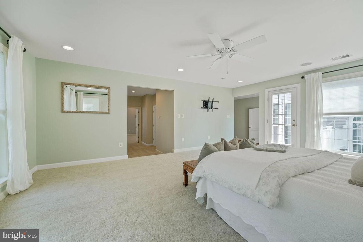 Bedroom, Interior, Recessed Lighting