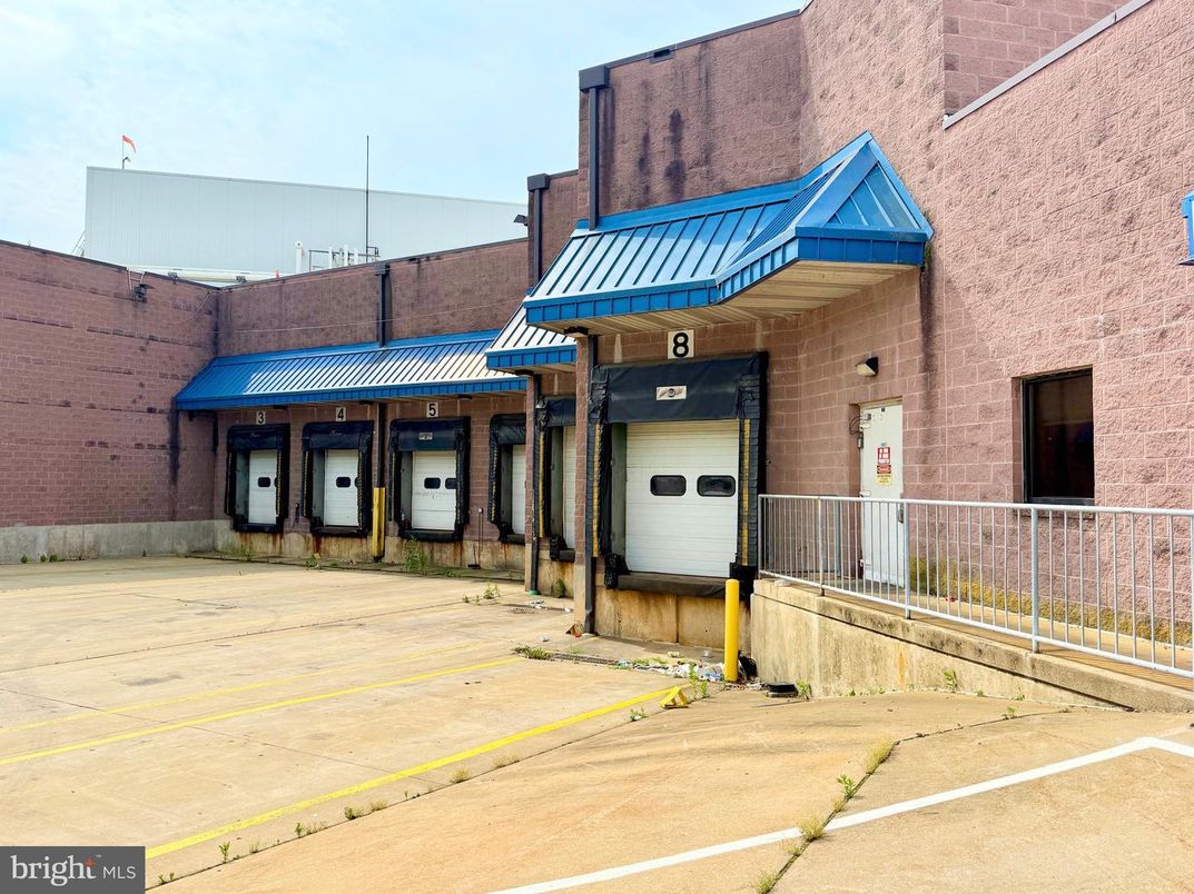 Exterior, Facade, Brick Facade, None