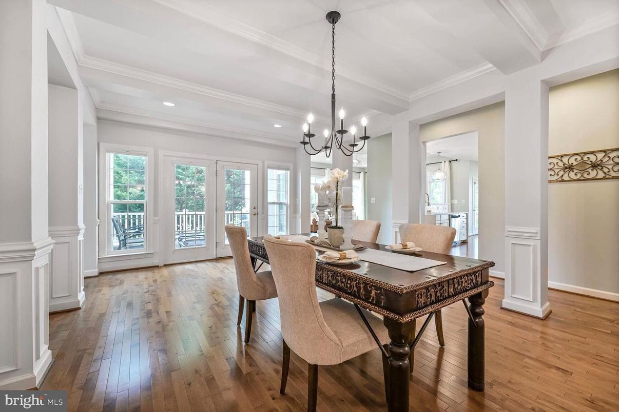 Chandelier, Dining room, Interior, Recessed Lighting, Wood Texture Flooring