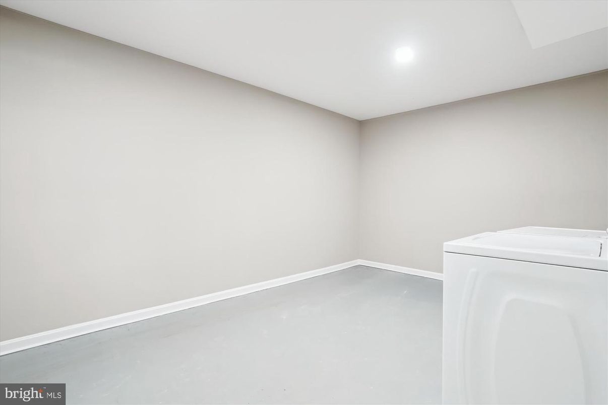 Interior, Recessed Lighting, Washer